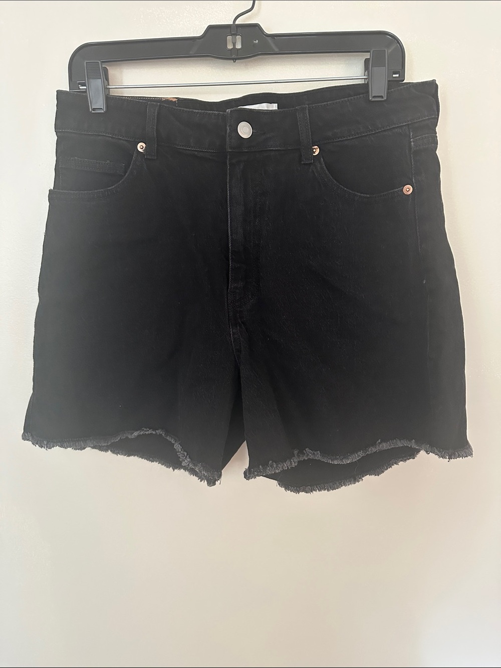 H&M Black High-Rise Frayed Hem Denim Shorts